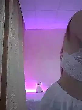 _Emillia_ on StripChat 