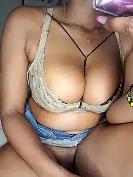 Bigsara25 on StripChat 