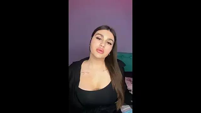 Crazybabe19 on StripChat 