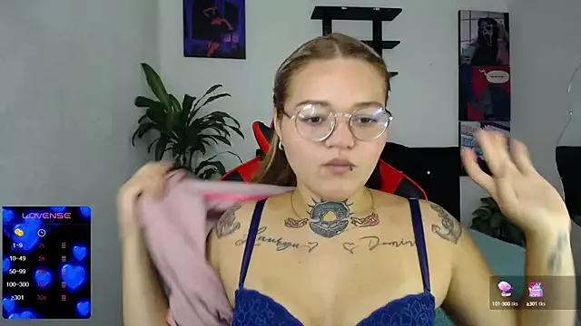 georginarouse1 on StripChat 