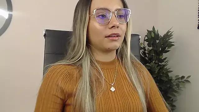 Mia_Sanchez01 on StripChat 