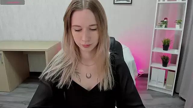 Zlata_Coos on StripChat 